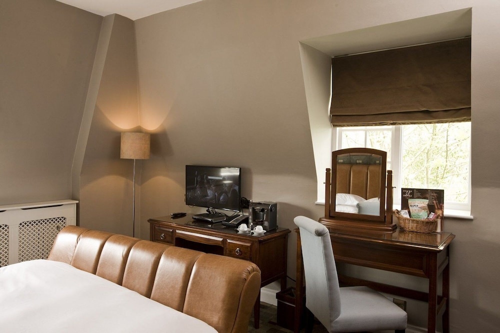 Hotel du Vin Cannizaro House Wimbledon 25/75