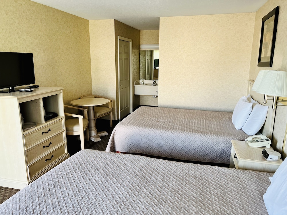 Court Plaza Inn & Suites 21/64
