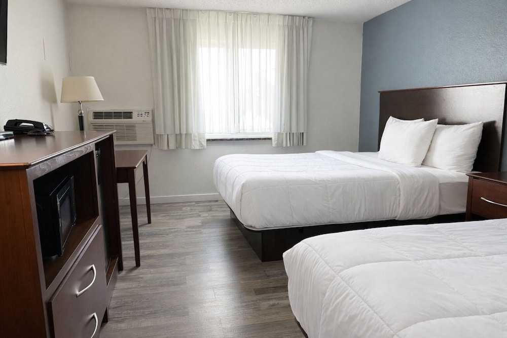 Hotel 8 Fergus Falls 19/49