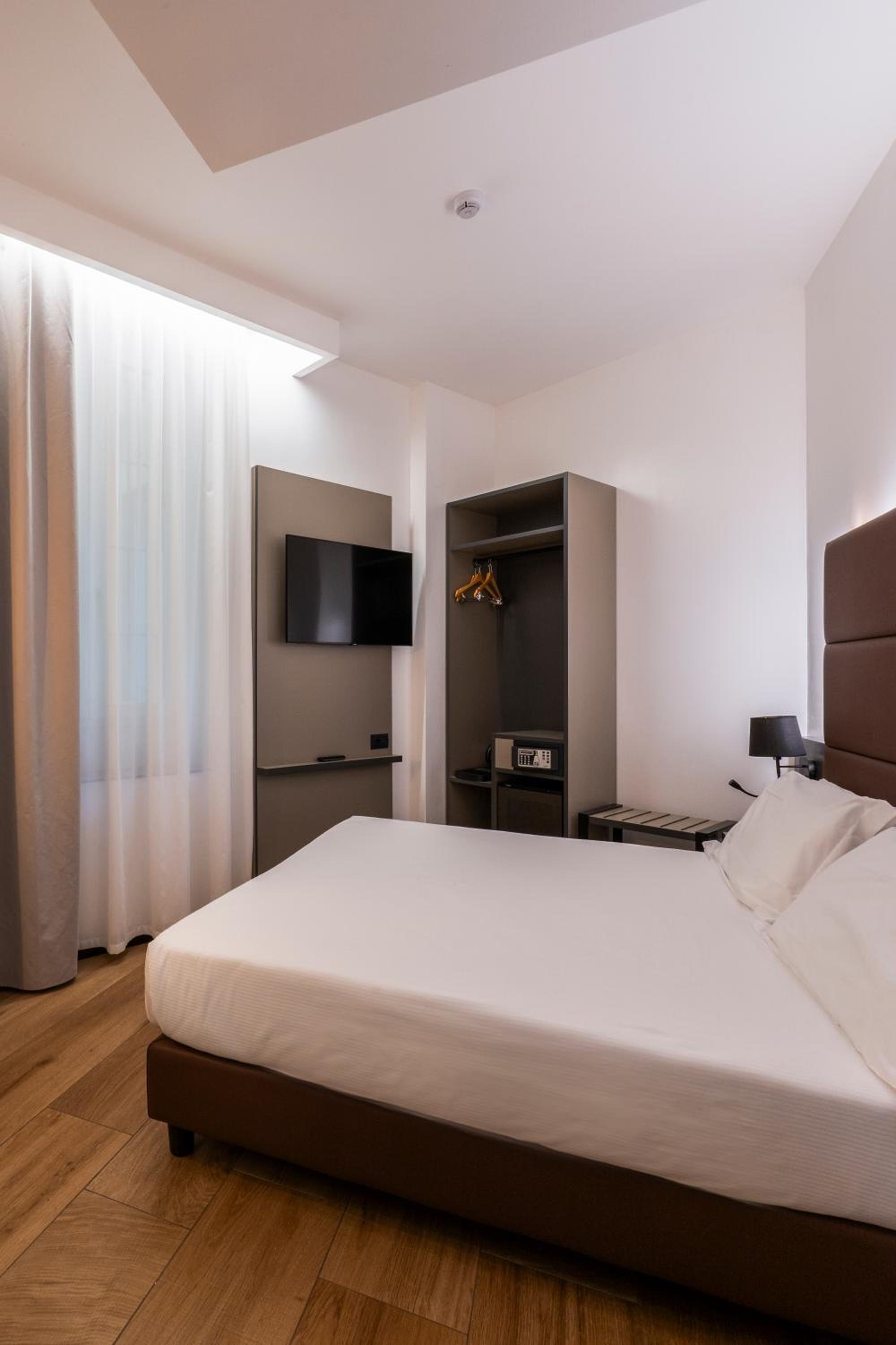 Room, Double or Twin Bed, External Bathroom