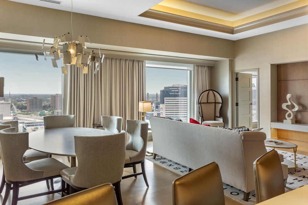 Omni Louisville Hotel 66/88
