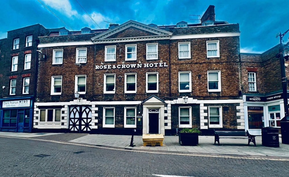 The Rose and Crown Hotel 39/53