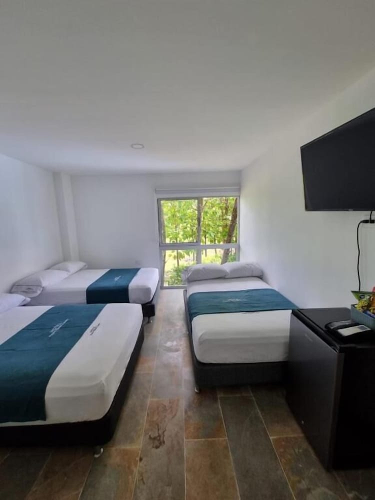 Hotel Puerto Triunfo 9/16