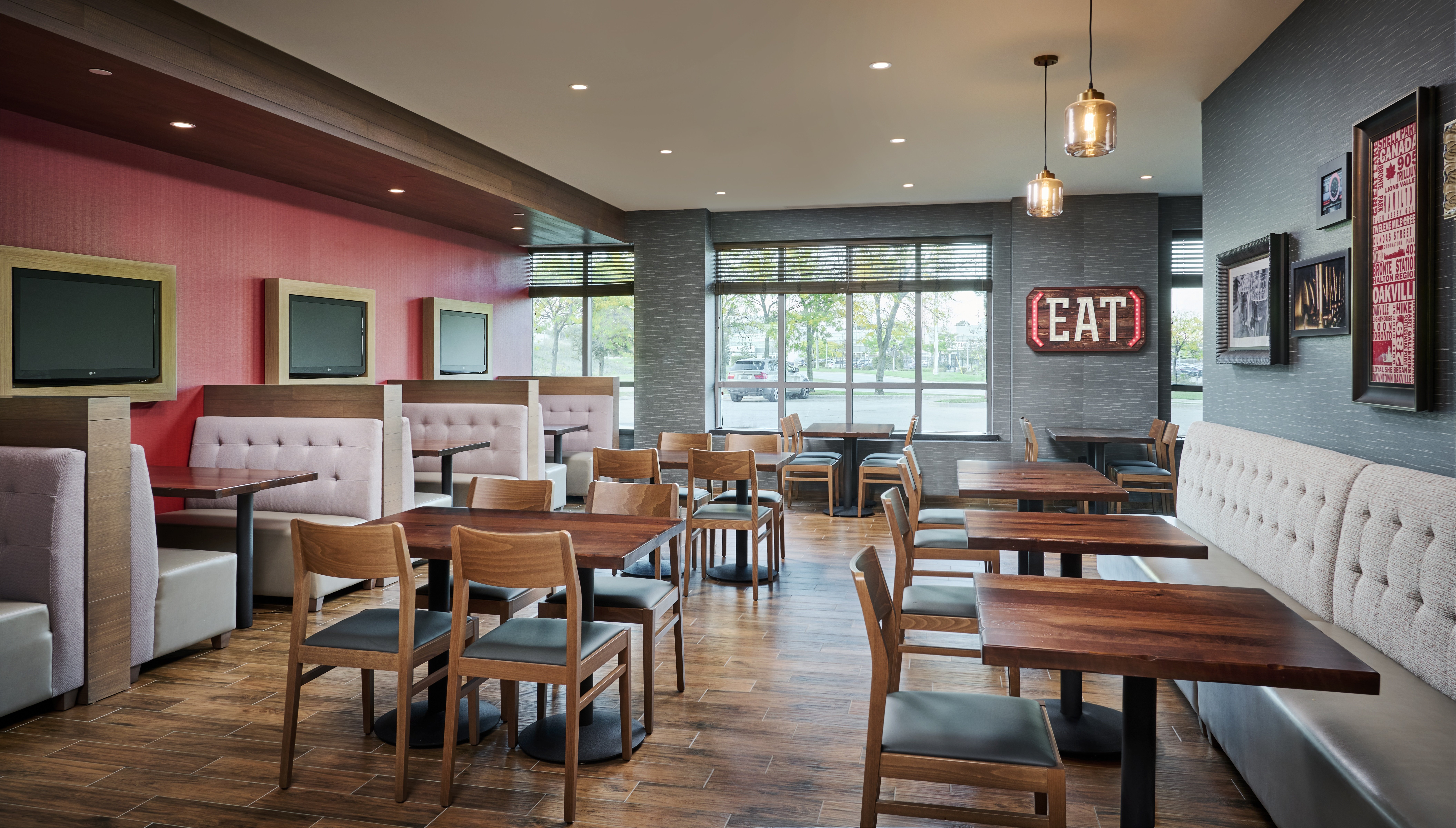 Holiday Inn Hotel Suites Oakville Bronte 50/78