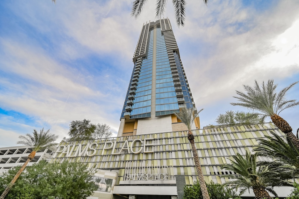 StripViewSuites at Palms Place 7/79