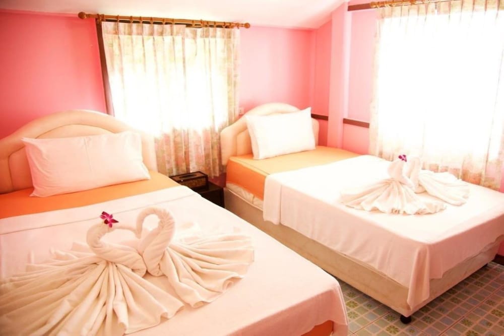 Poohbar Resort & Lotusdive 40/72