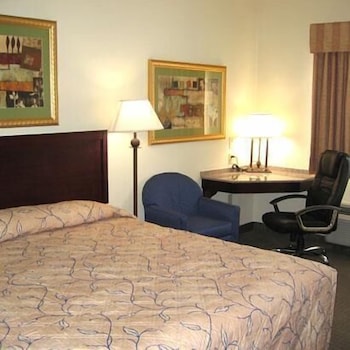 Hometown Hotel Bryant 11/33