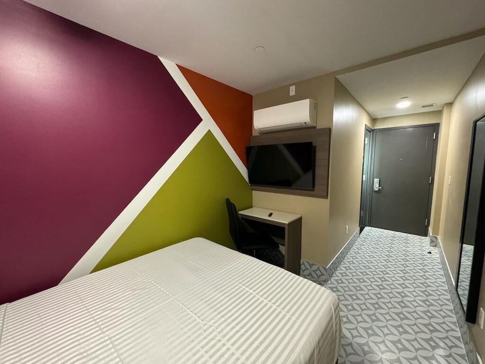 ECONOMY, SINGLE, QUEEN BED, PRIVATE BATHROOM