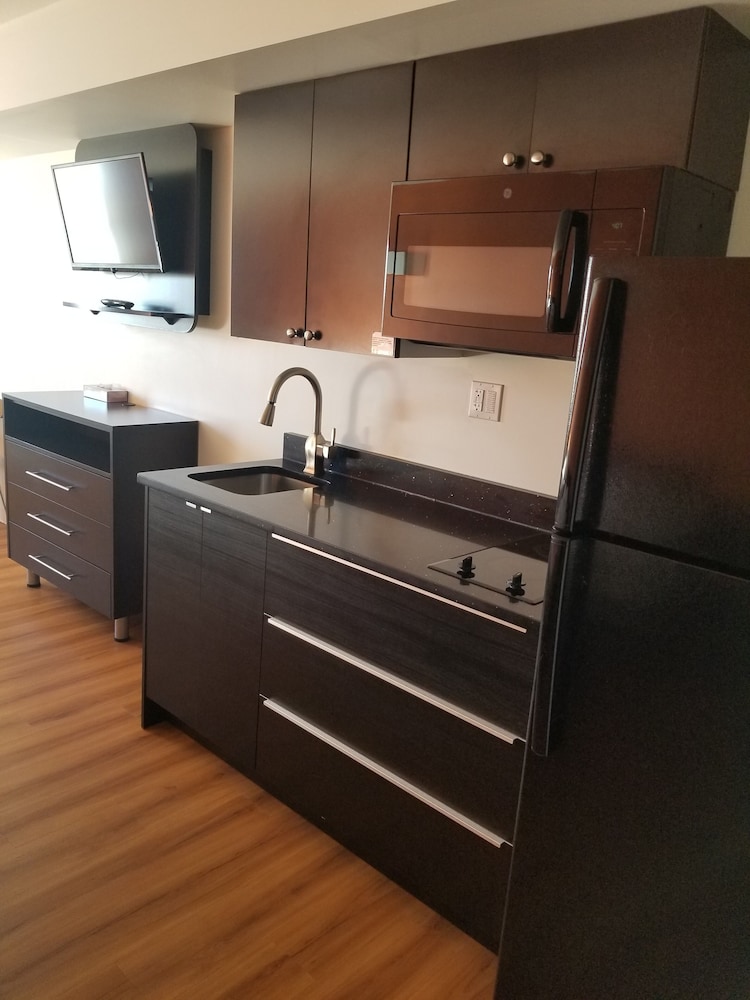 Motel 6 Innisfail AB 4/29