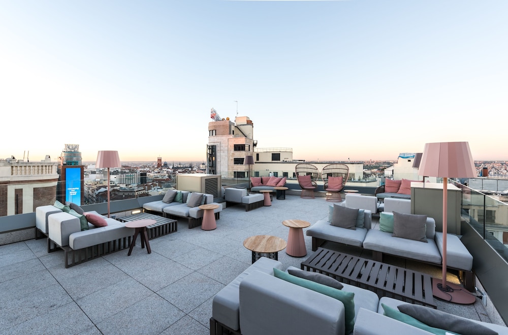 SmartRental Collection Gran Via Centric II 46/57