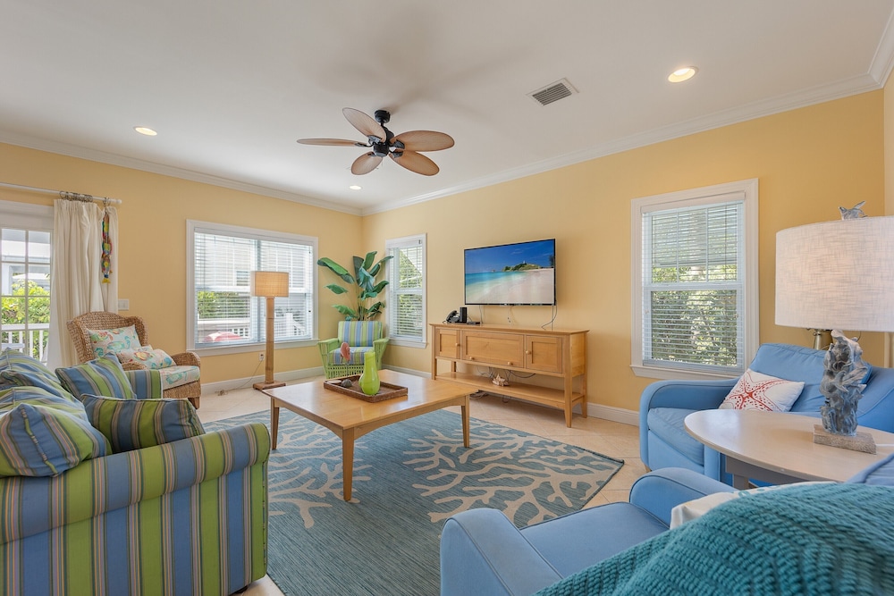 Coral Lagoon Resort Villas &amp; Marina by Keys Caribbean 24/50