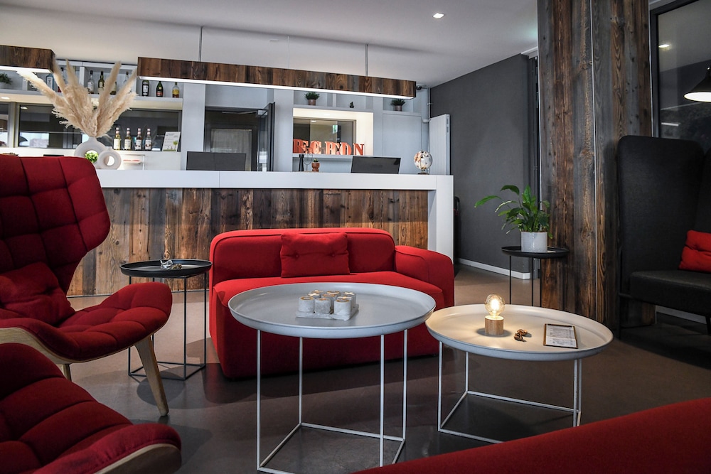 Home Swiss Hotel 43/64