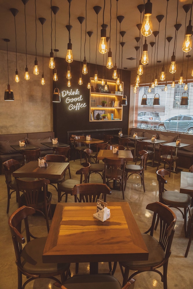 restaurant cafeteria