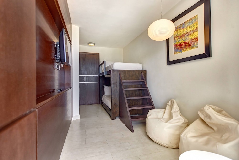 Resort Hideaway at Royalton Blue Waters, An Autograph Collection all Inclusive Resort Adults Only 26/31