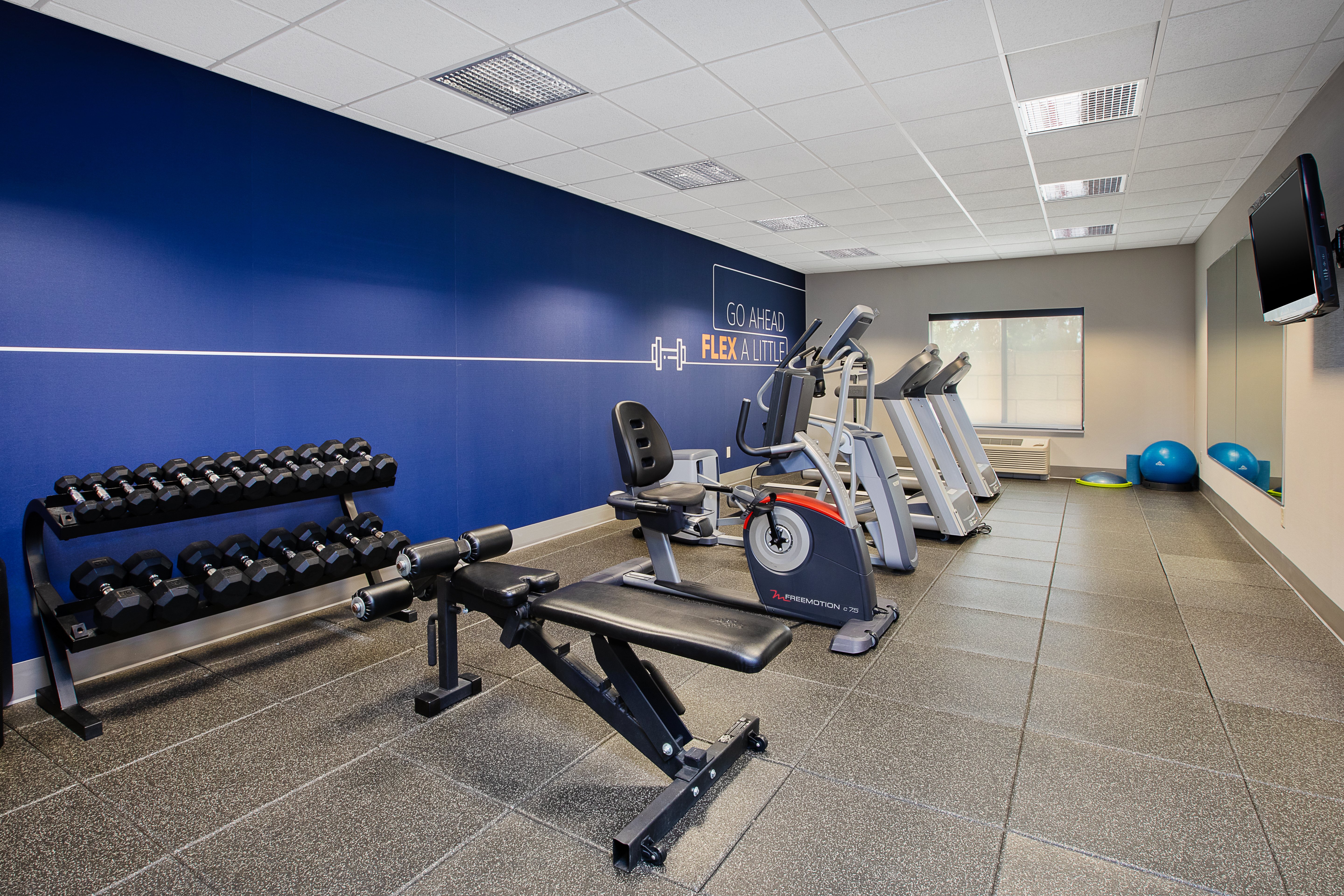 Holiday Inn Express And Suites Sioux Falls Sw 35/61