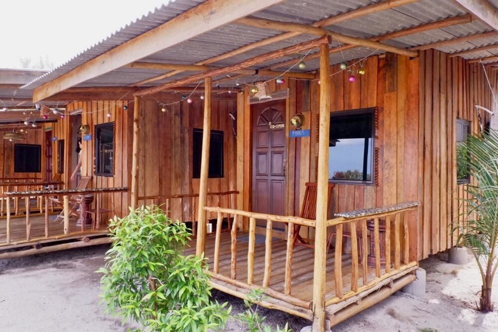 Hello Bintan Beach Cottages 2/49