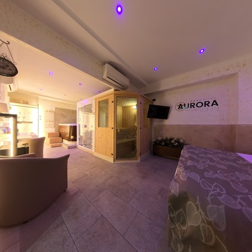 Hotel Aurora 12/62