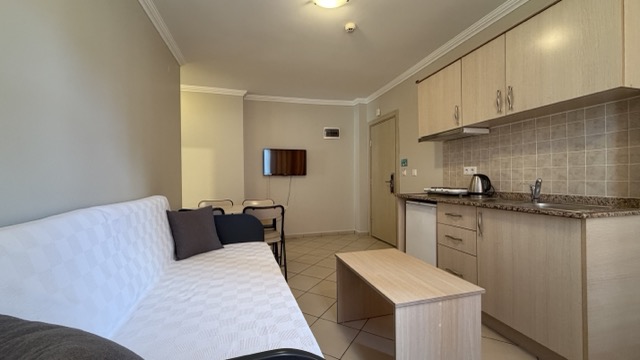 Arya Hotel 47/68