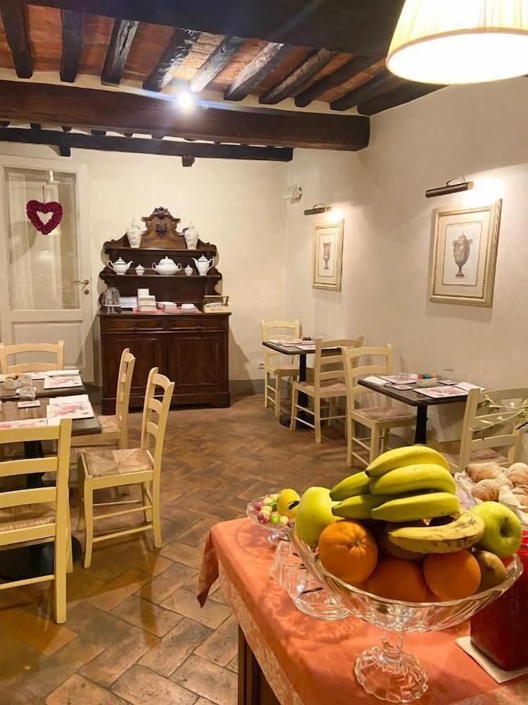 La Corte Di Ambra 34/50