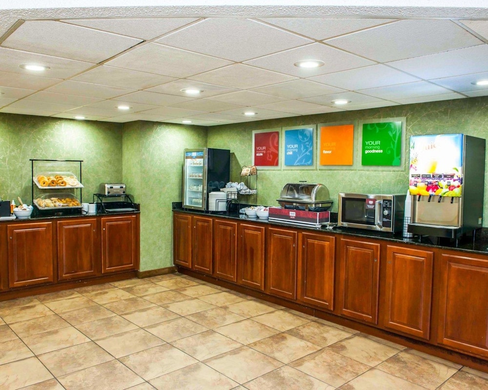 Comfort Inn & Suites Indianapolis Northwest - College Park 10/39