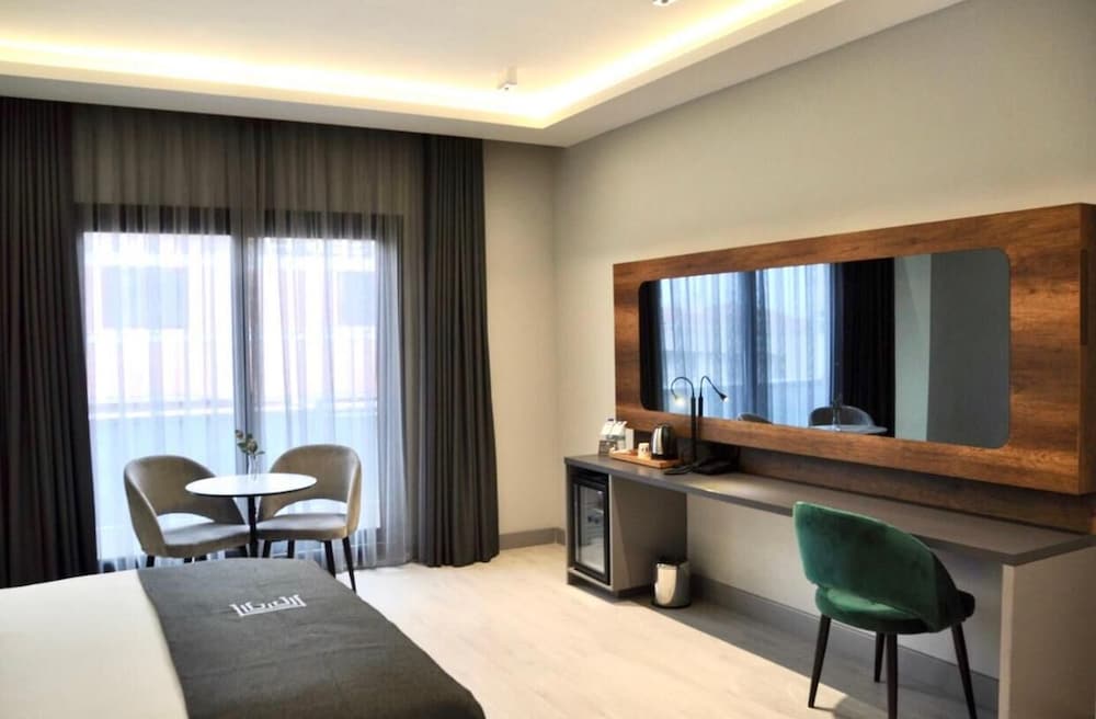 Emen S Hotel 31/48