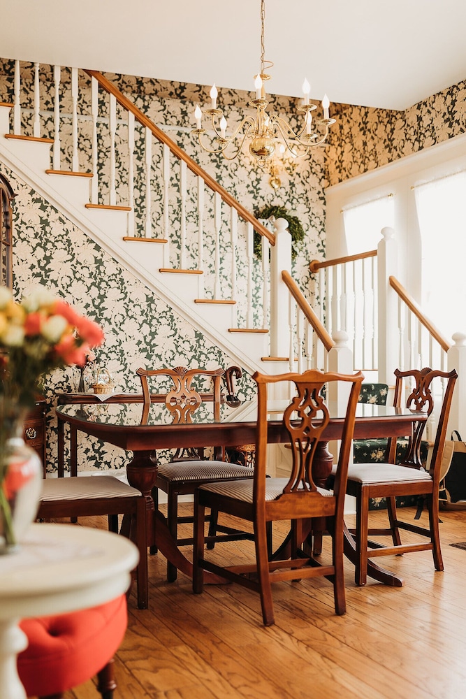 The Rochester Inn, A Historic Hotel 47/70