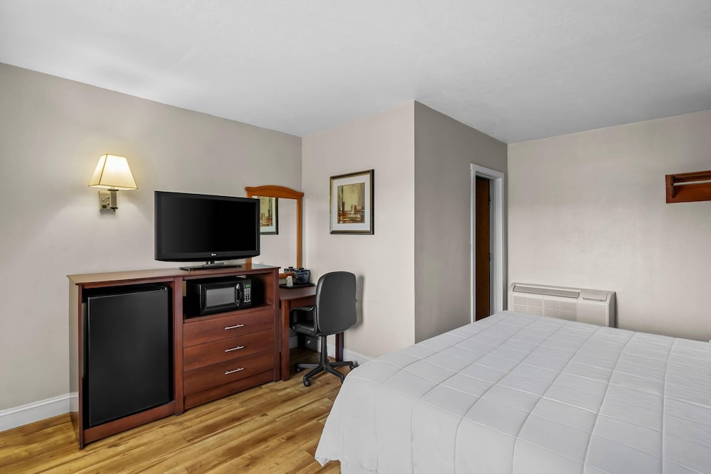 Rodeway Inn Somerset MA 23/57