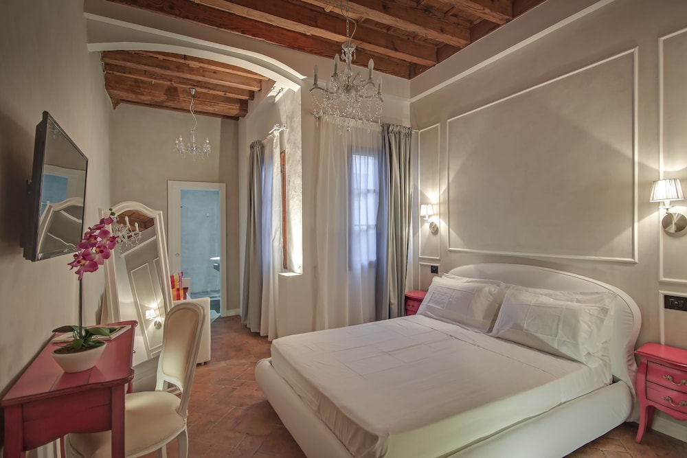 D Epoca Borgo Albizi Residence 11/30