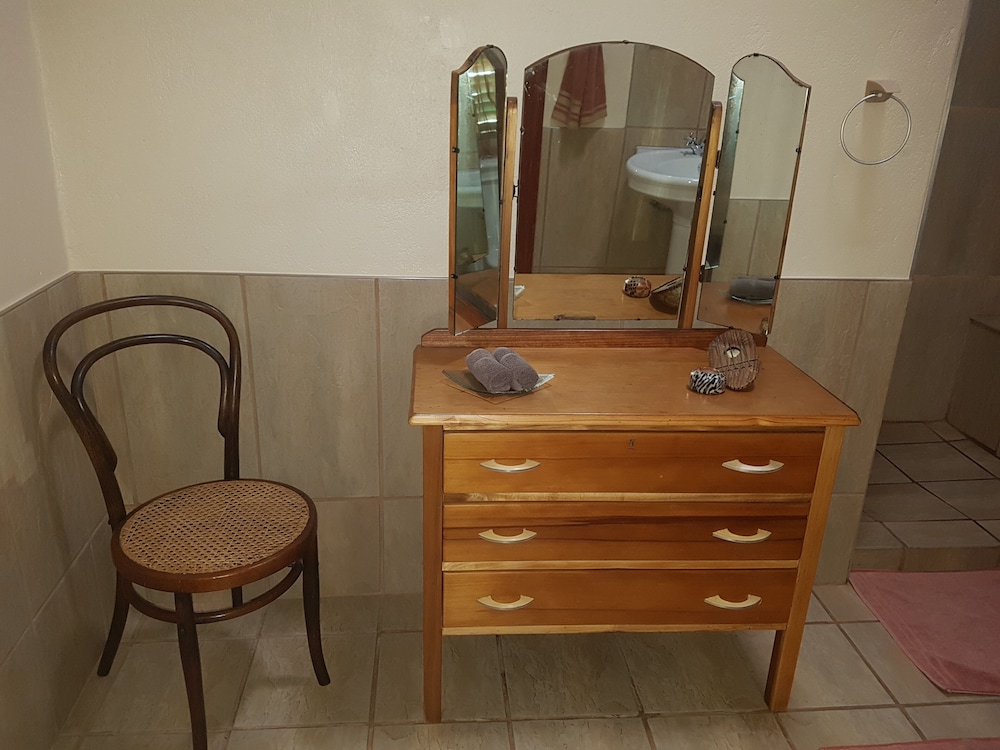 Steytlerville Villa Guest house 5/39