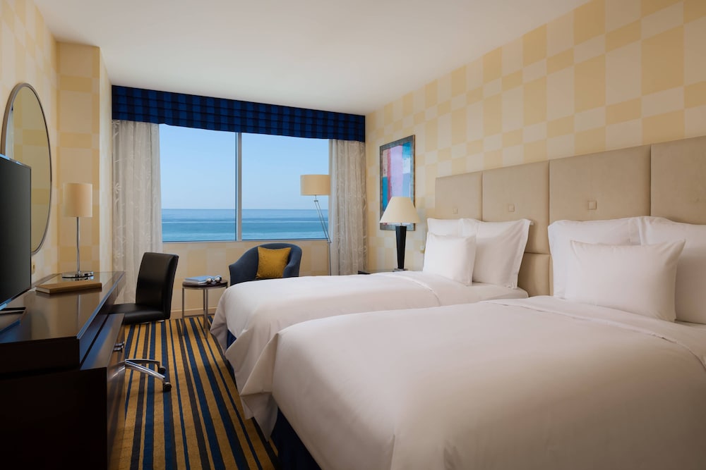 Renaissance Aktau Hotel 15/64