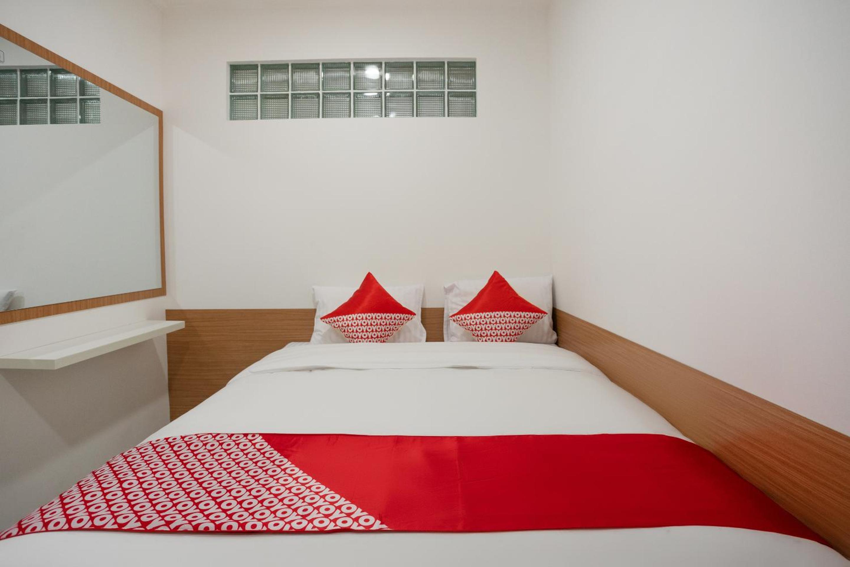 Hotel O Hegarbudhi Residence 21/49