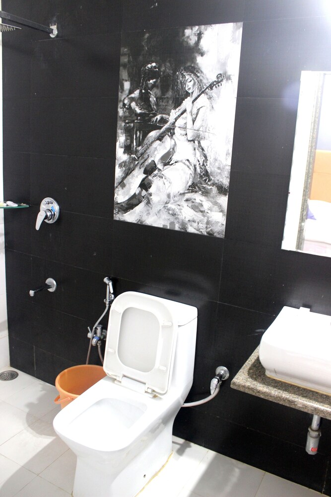 Hotel Toppers Corner Mount Abu 62/67