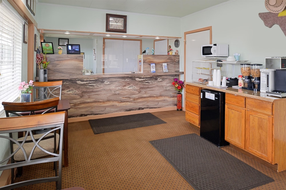 Americas Best Value Inn Ozona 19/22