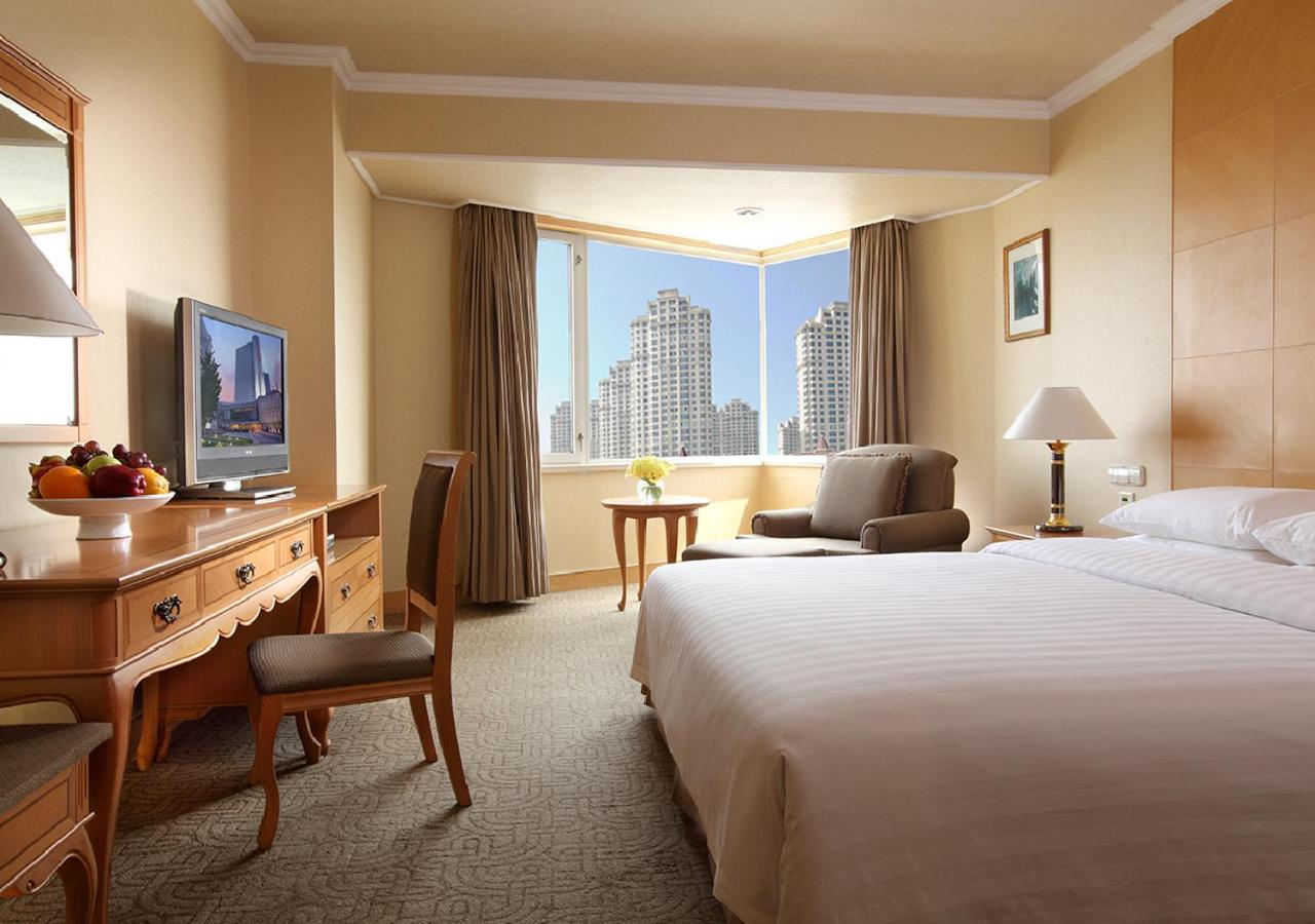 Cozy, Double Bed, Scenic View, High Floor