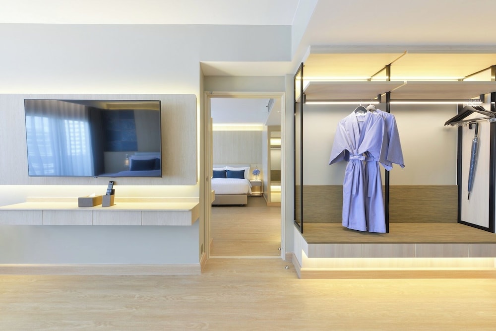 Centre Point Plus Hotel Pratunam 62/74