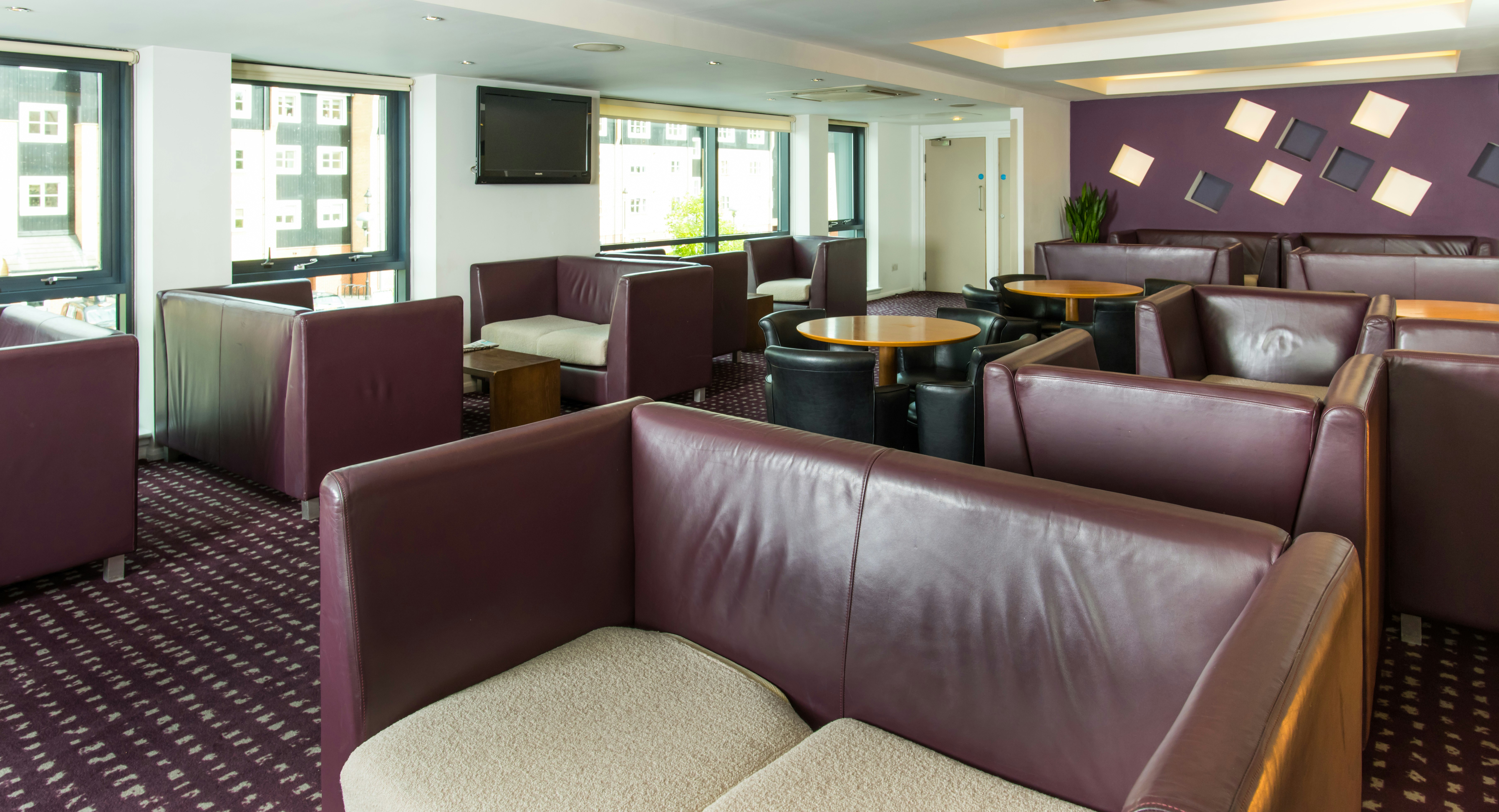 Holiday Inn Express Hemel Hemptstead 8/15