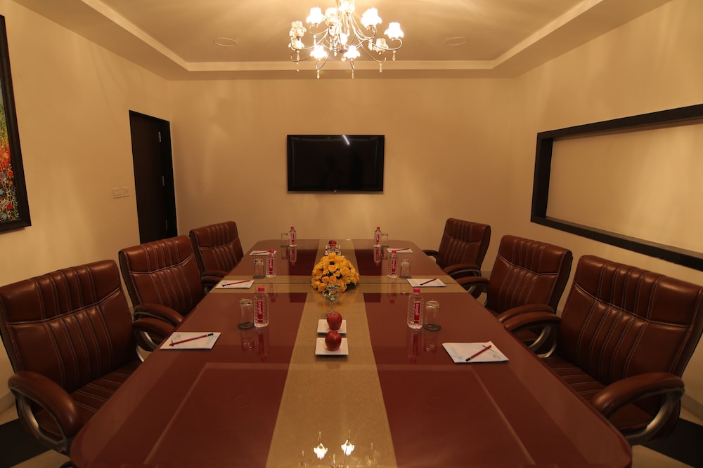 juSTa Ssatvsa Resort & Spa Udaipur 23/27