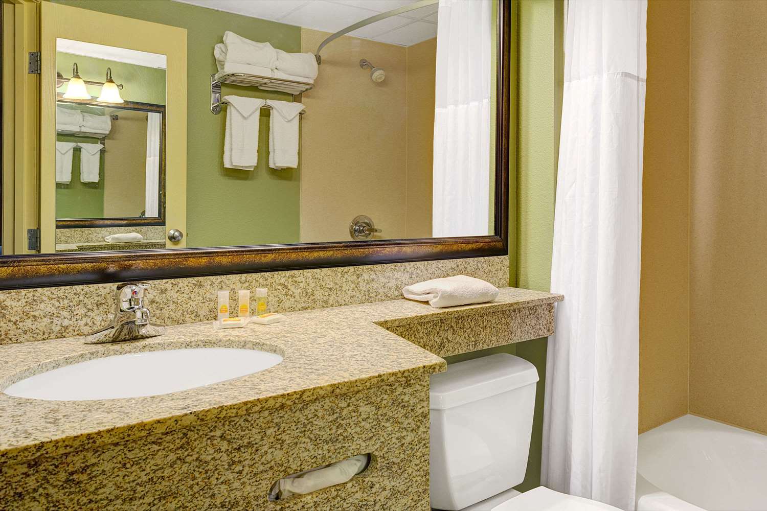 Days Inn by Wyndham Cheyenne 23/25