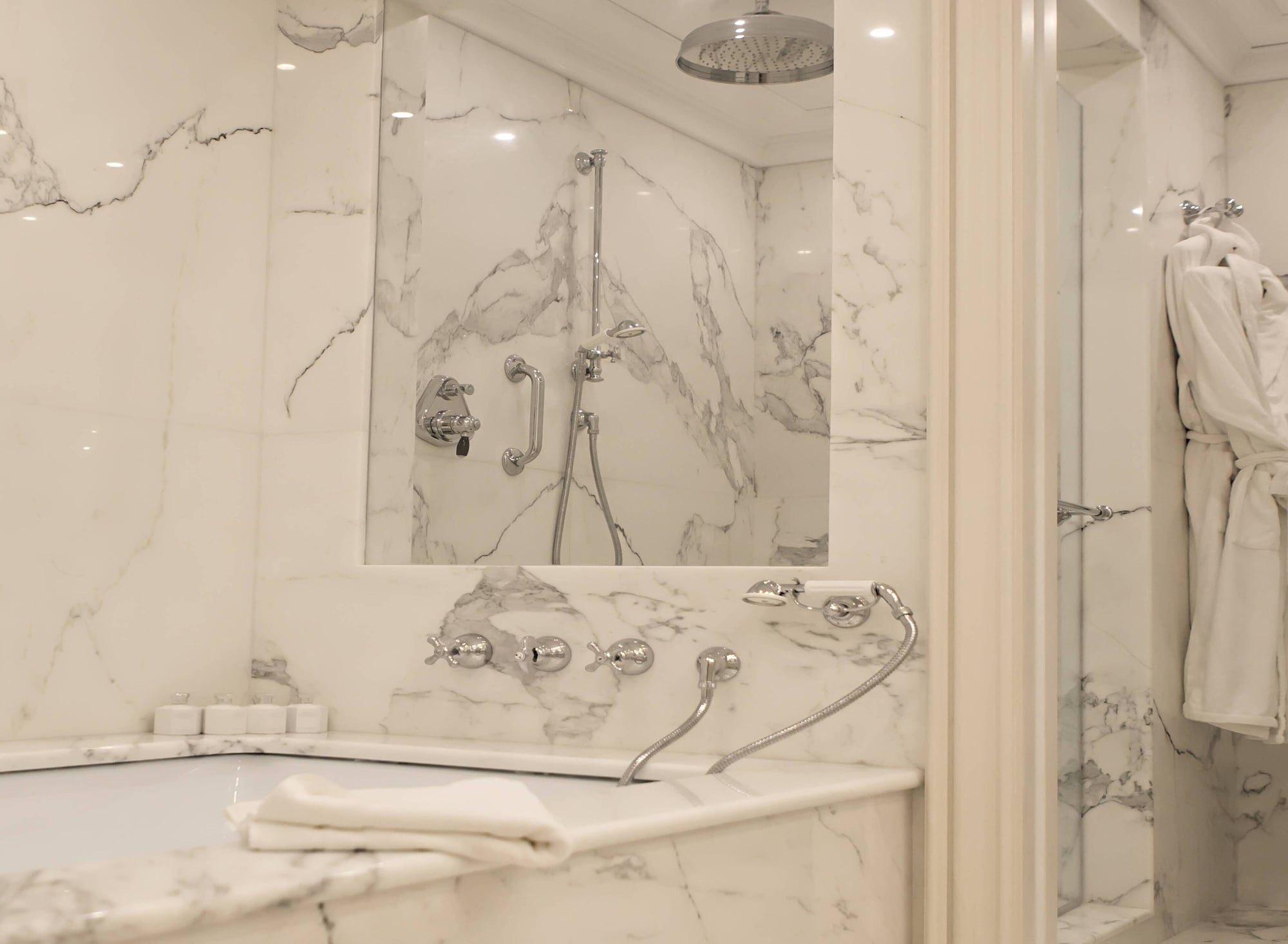 جناح بريستيج بسرير كينج، Parco Dei Principi Grand Hotel & Spa 7/7