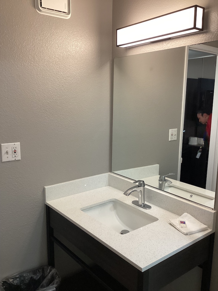 Motel6 Reno, NV - Livestock 39/42