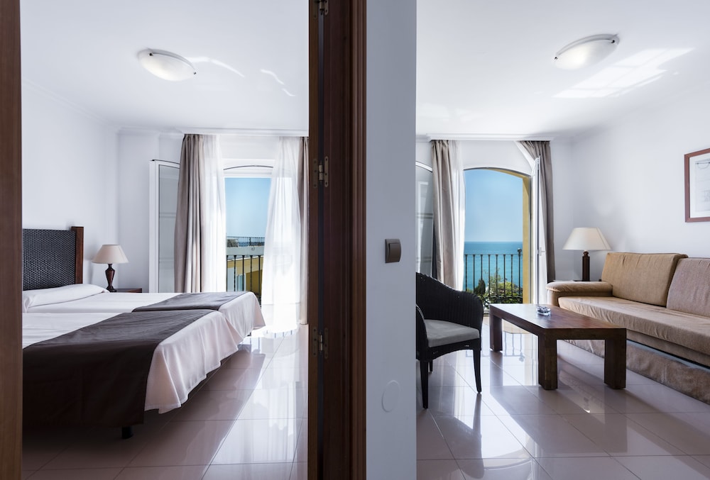Toboso Apar Turis 12/50