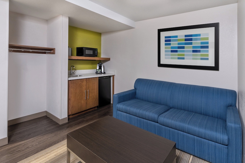 Holiday Inn Express And Suites Deadwood Gold Dust Casino 48/78