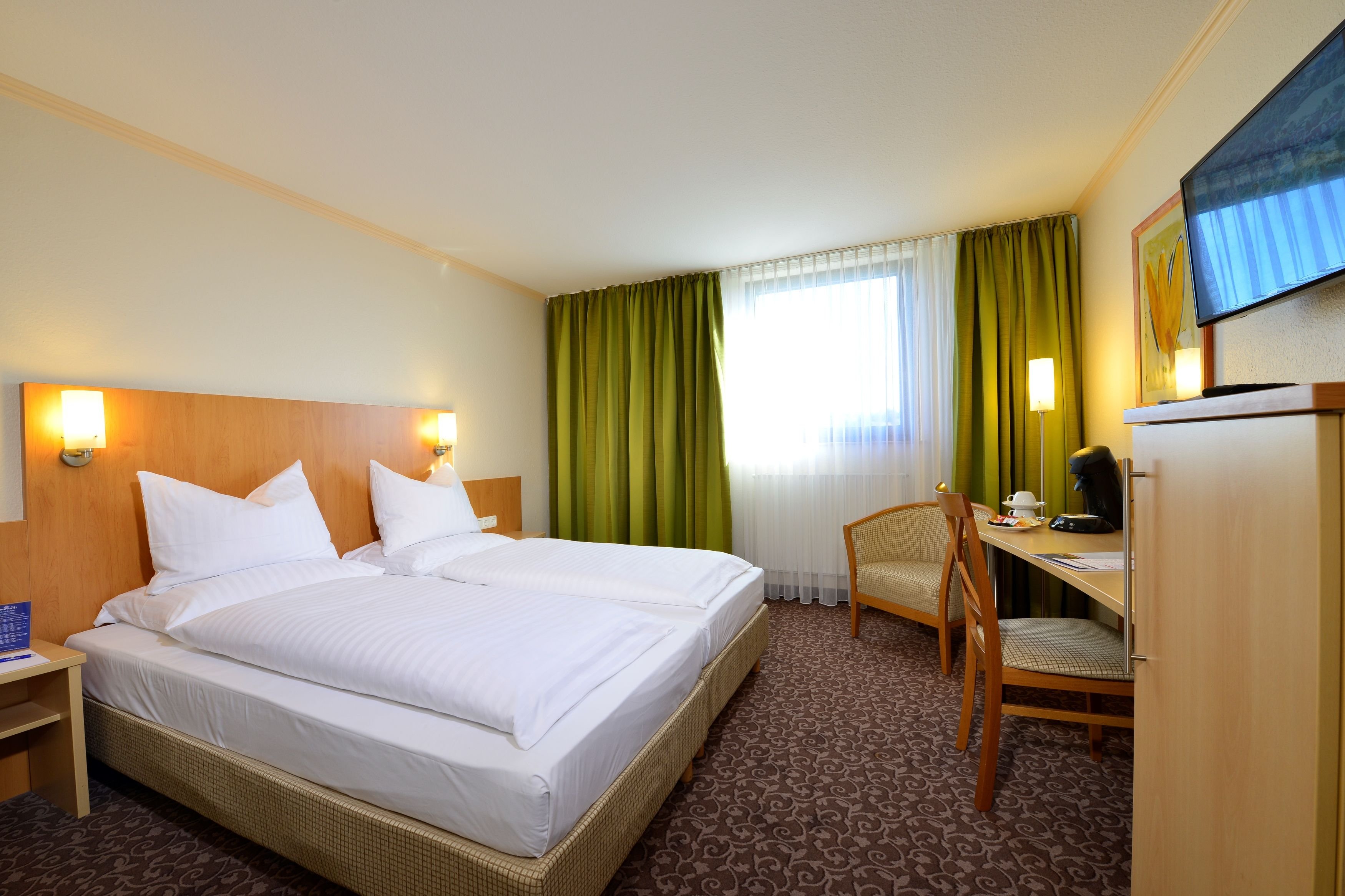BUSINESS, TWIN BEDS