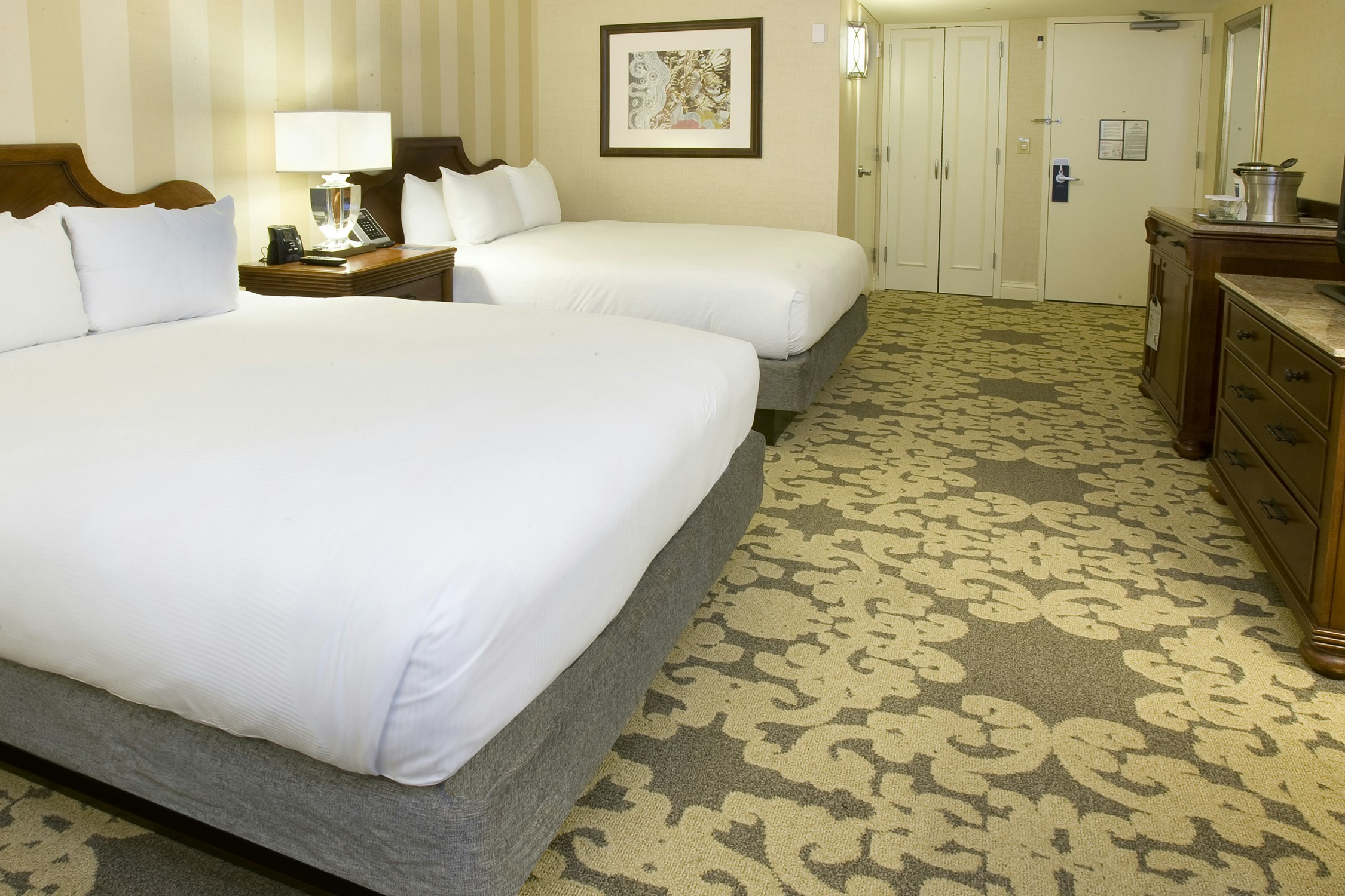 STANDARD, 2 QUEEN BEDS, RIVER VIEW