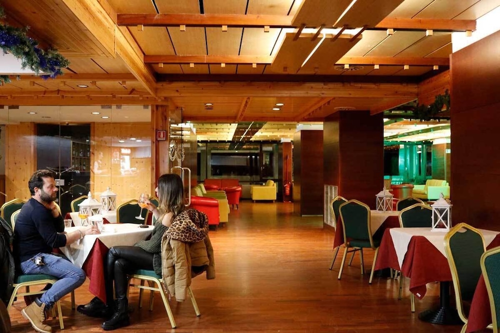 Hotel Ski Club Regina E Fassa 39/48
