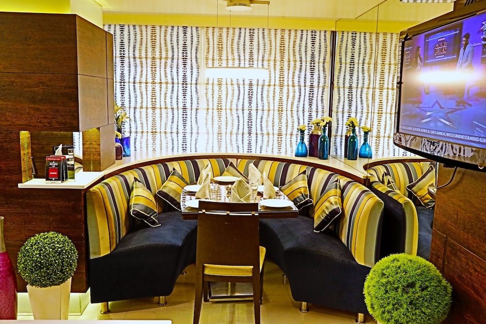 Oriental Residency Hotel 42/49