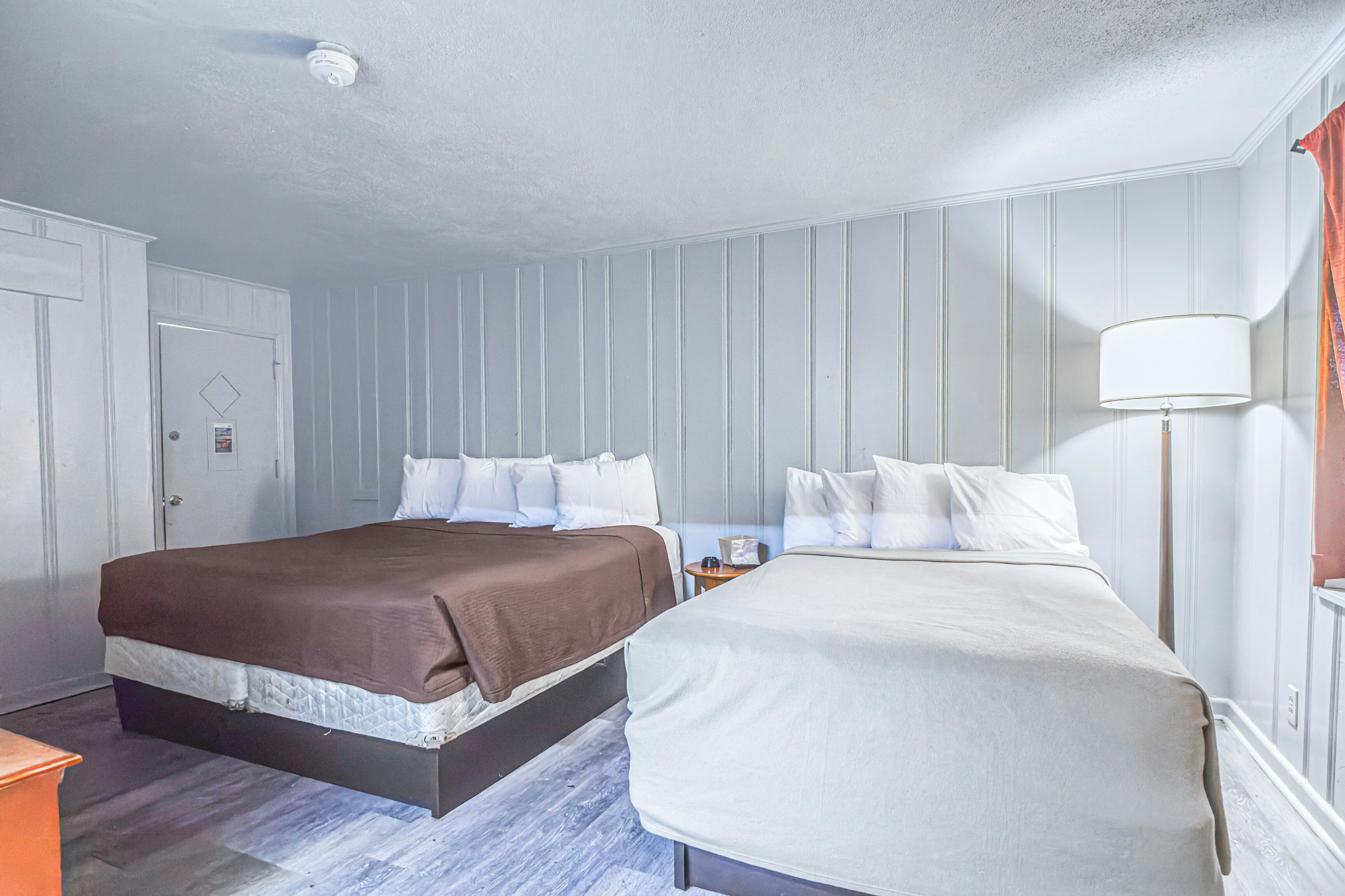 2 Full Beds Non-Smoking
