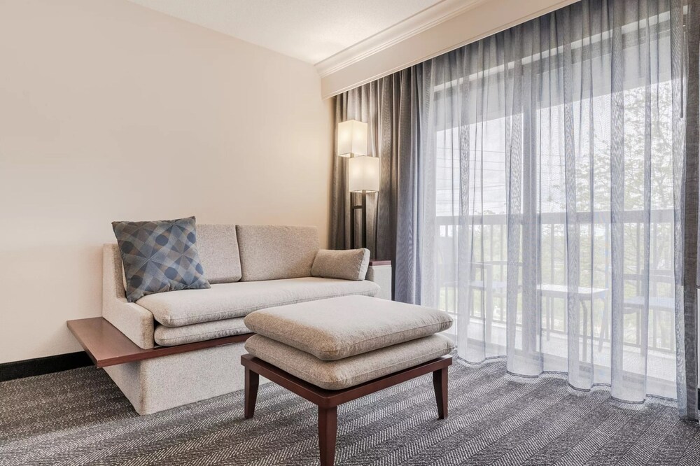 Courtyard By Marriott Burlington Williston 41/65