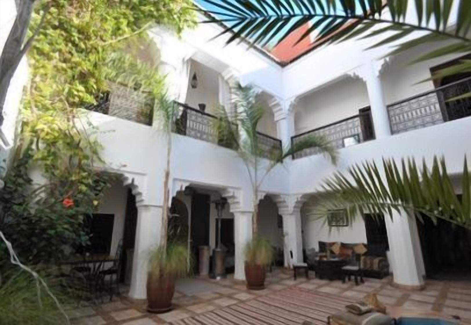 Riad Asna 2/18