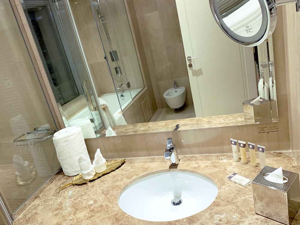 Aqua Vista Bahrain 53/54